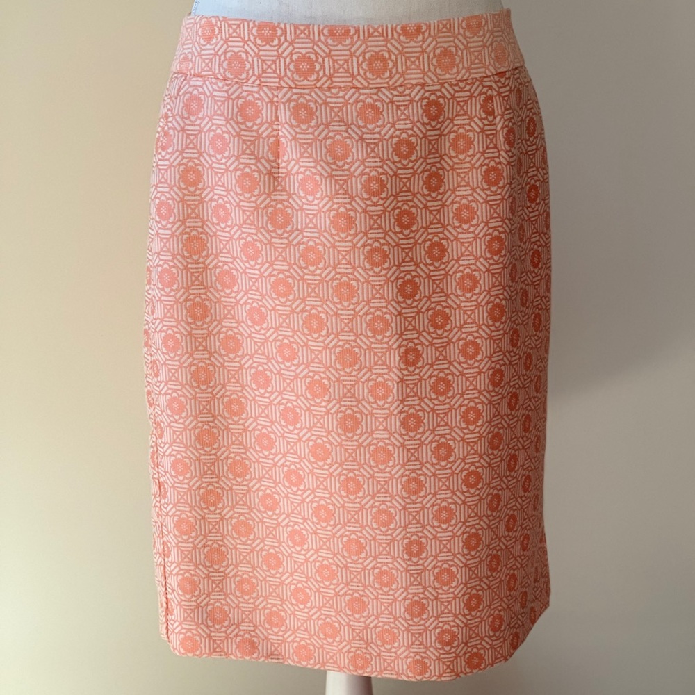 Banana Republic peach and white skirt. Size 8